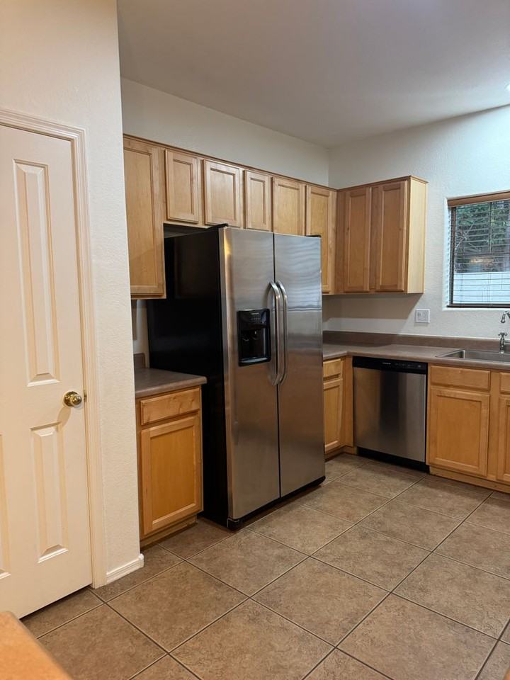 3424 E Vernon St - Photo 7 of 31