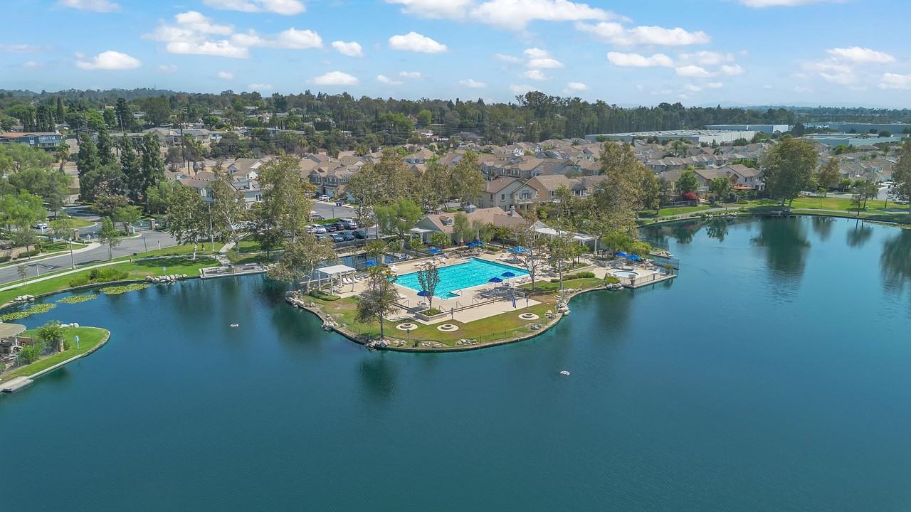 10 Clearwater Cv - Photo 3 of 50