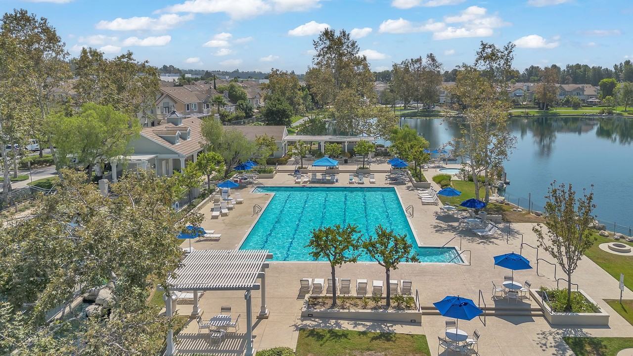 10 Clearwater Cv - Photo 4 of 50