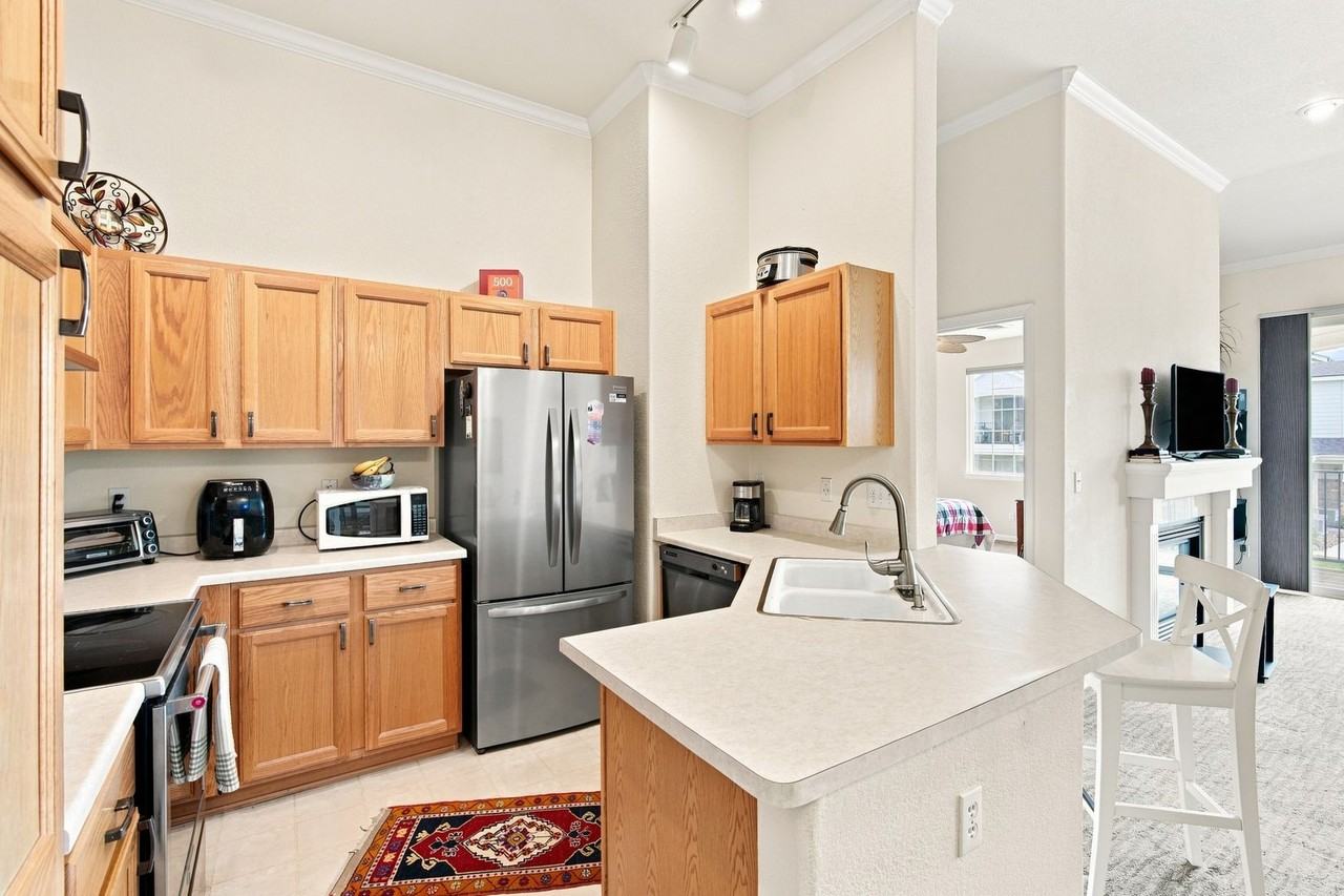 1153 S Alton St #B - Photo 4 of 22
