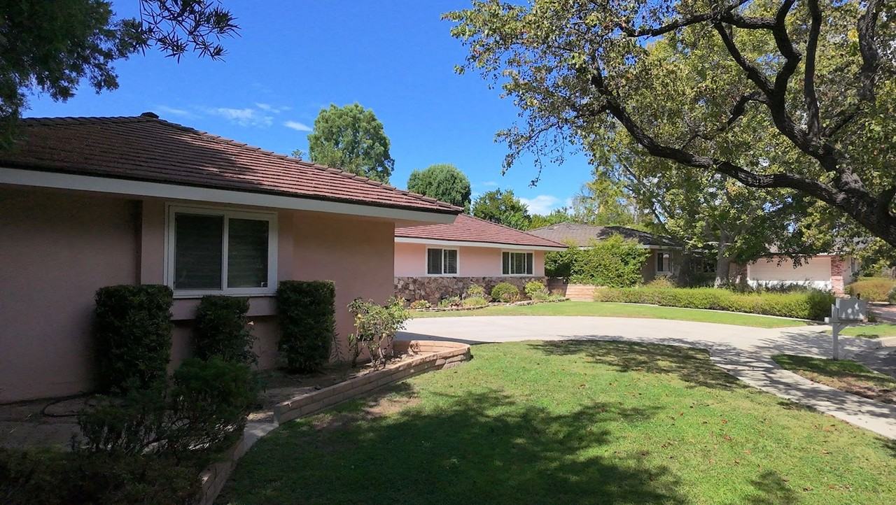 19647 Merridy St - Photo 4 of 37