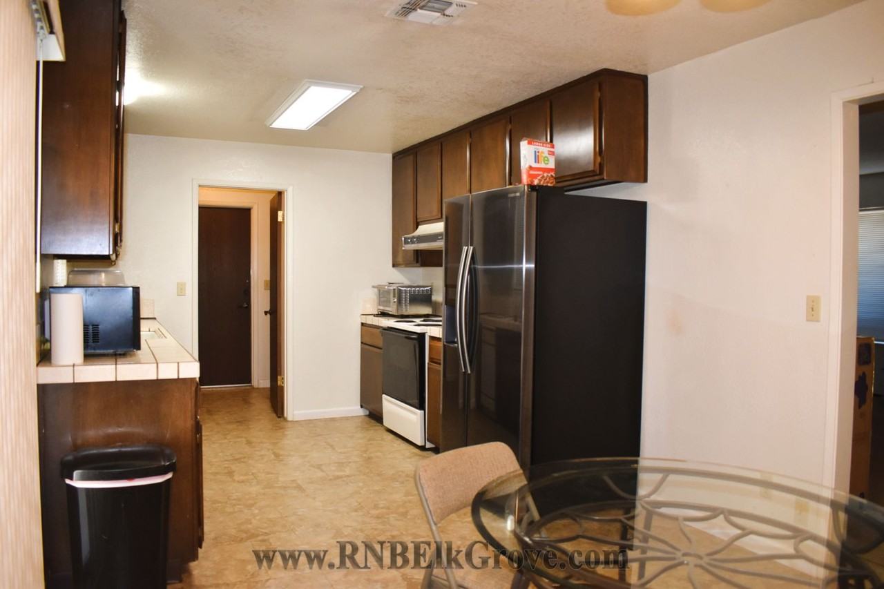 8700 Cullen Ct - Photo 2 of 9