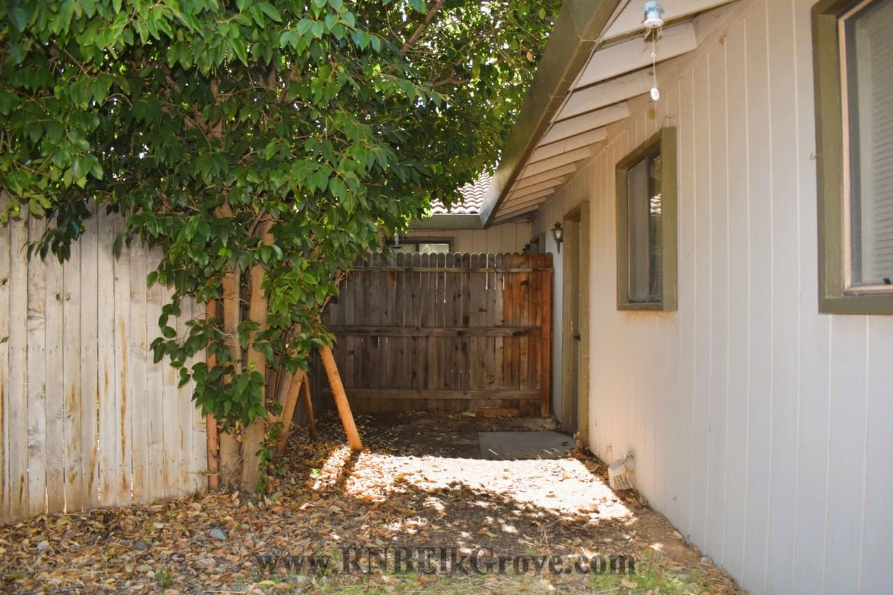 8700 Cullen Ct - Photo 4 of 4