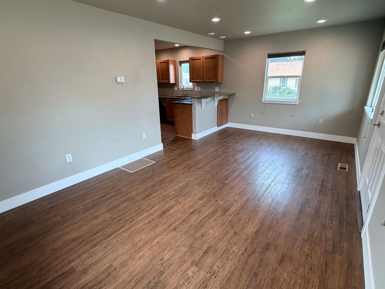 1000 Cascade St - Photo 5 of 20
