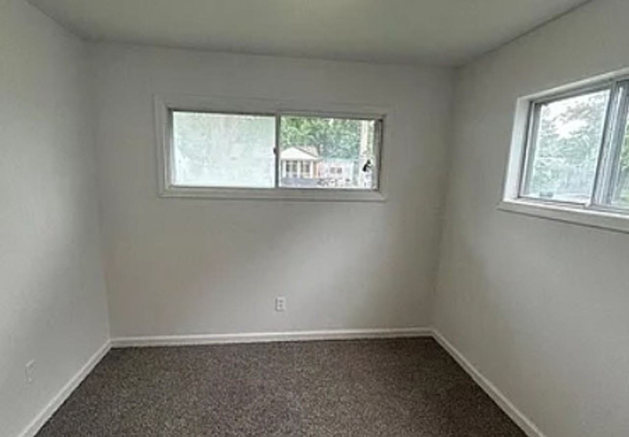 117 Kenneth Ave - Photo 4 of 8