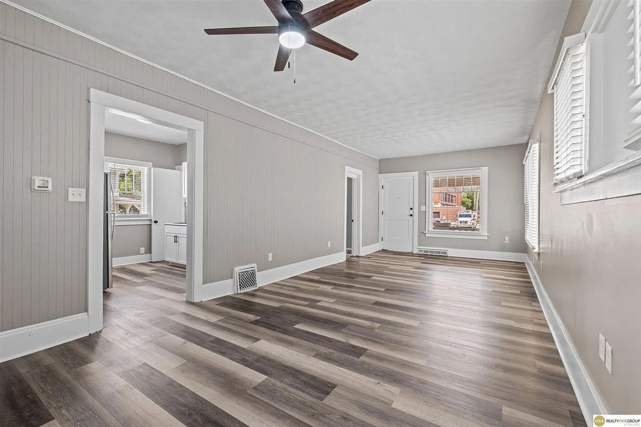 823 N H St - Photo 5 of 25