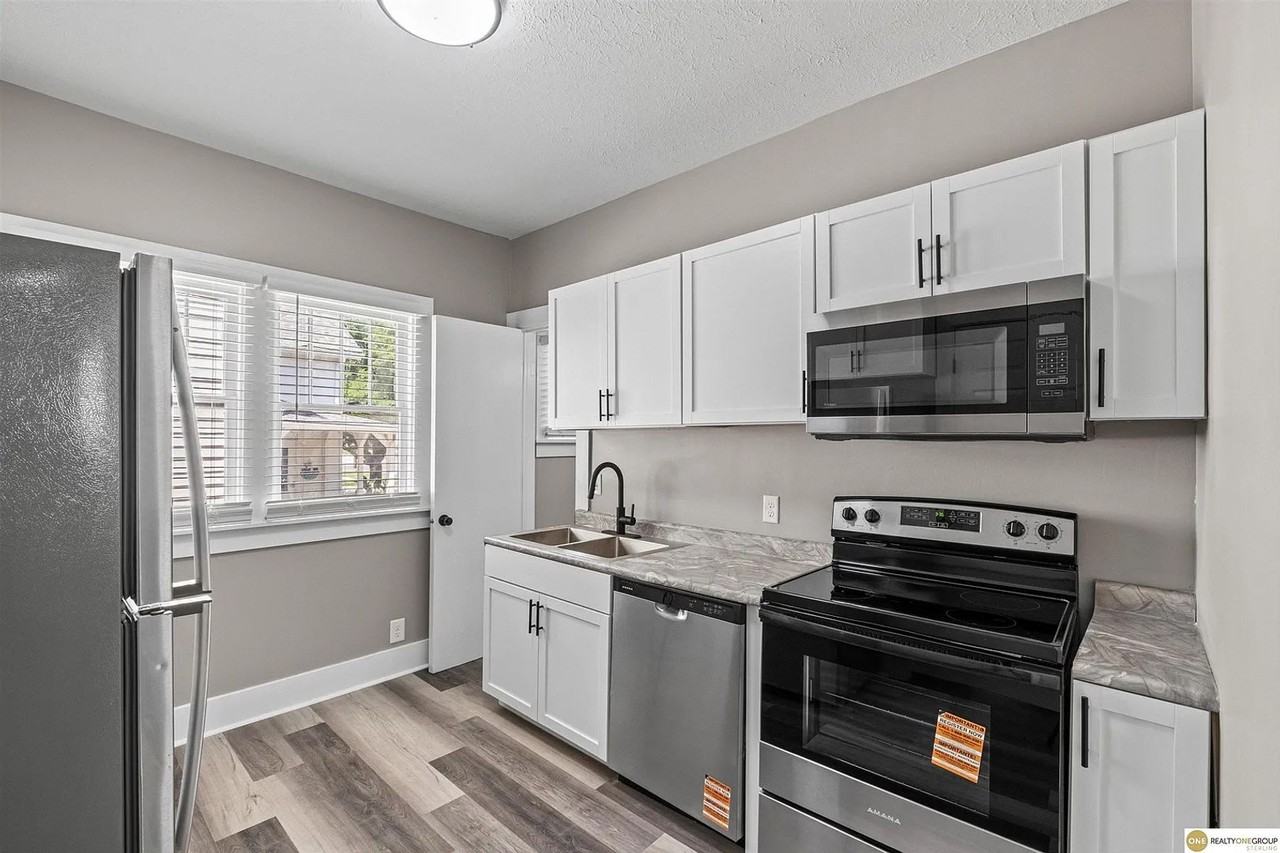 823 N H St - Photo 7 of 25