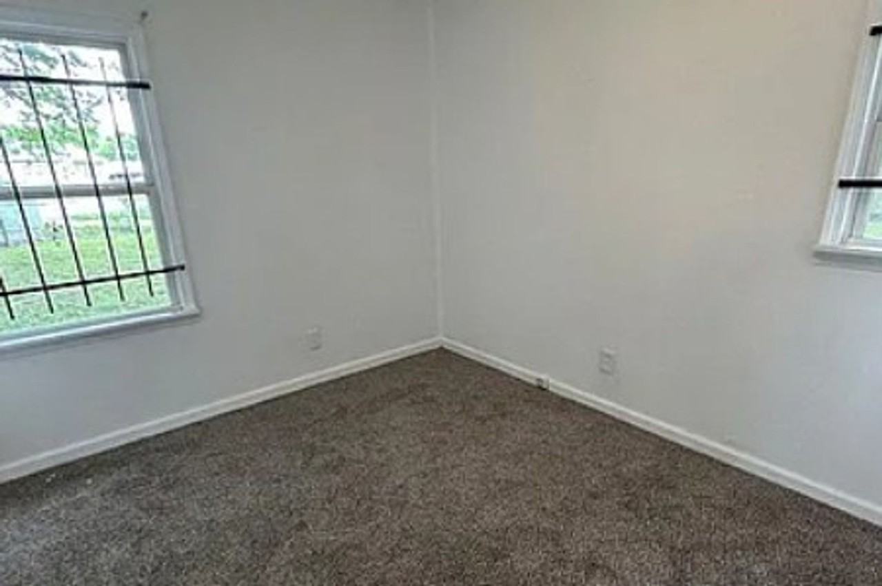 38 Marilyn Ln - Photo 5 of 8