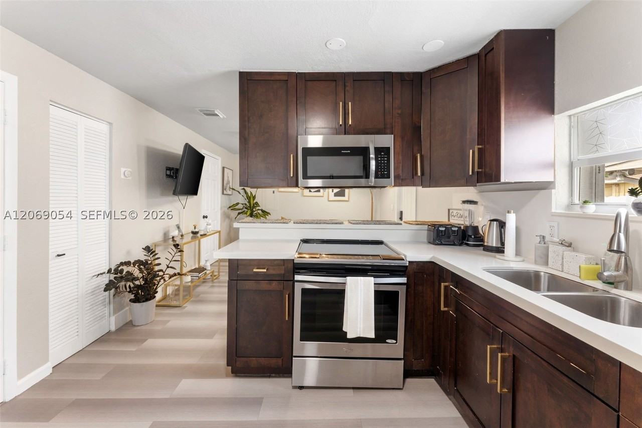 2275 Nw 33rd St #2 - Photo 3 of 16