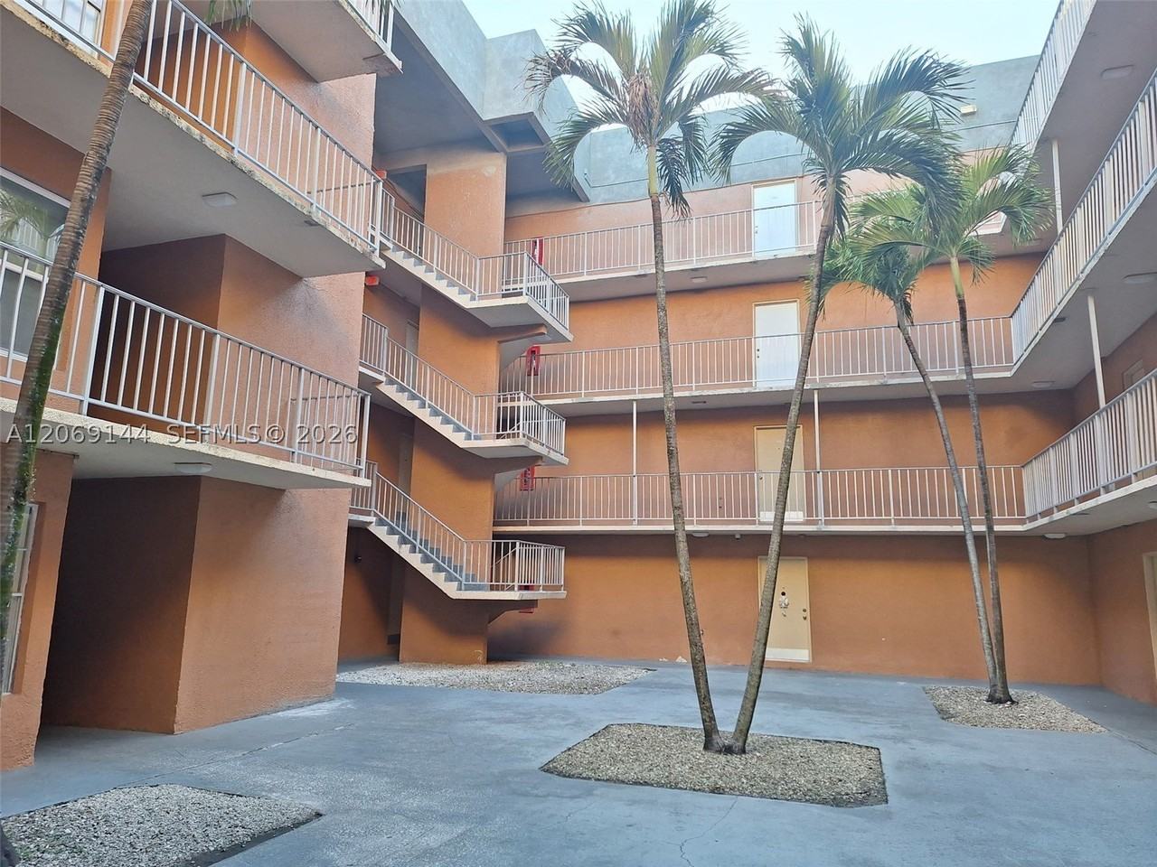 17600 Nw 68th Ave - Photo 2 of 10