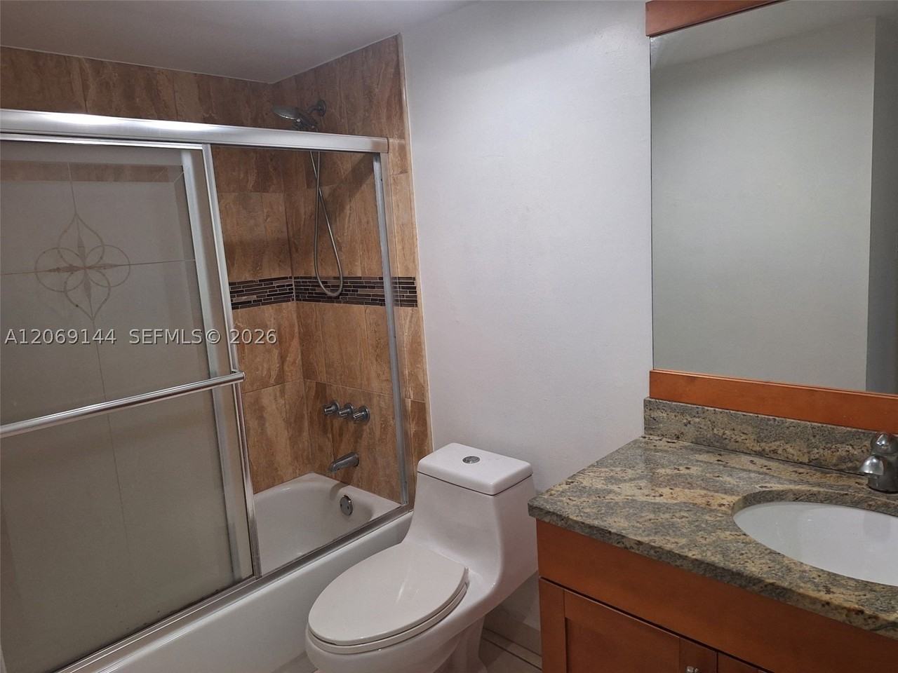 17600 Nw 68th Ave - Photo 7 of 10