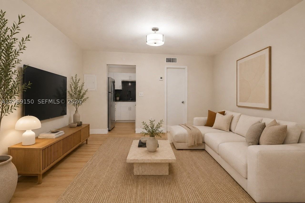 3025 Mary St #1 - Photo 3 of 17