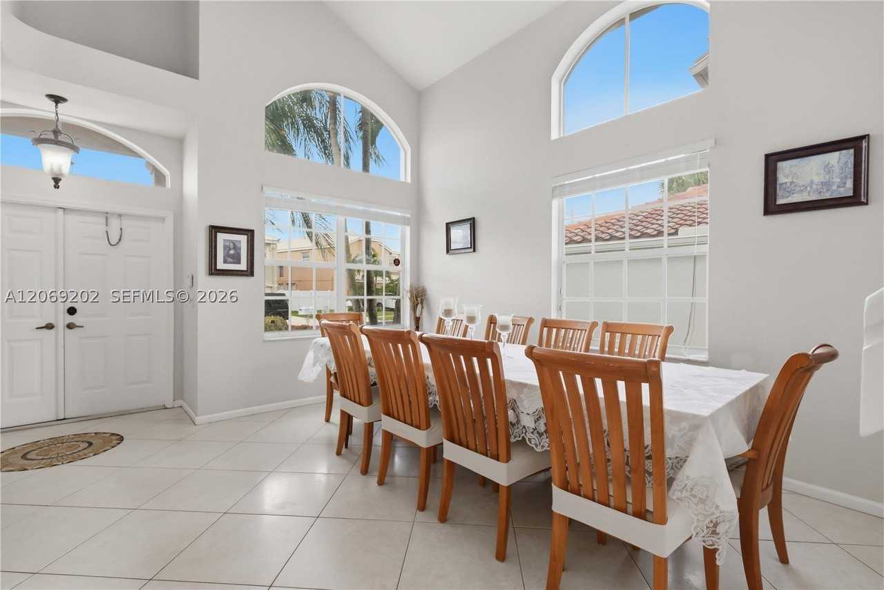 15845 Nw 14th Rd - Photo 2 of 46