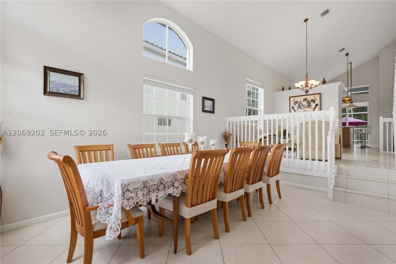 15845 Nw 14th Rd - Photo 3 of 46