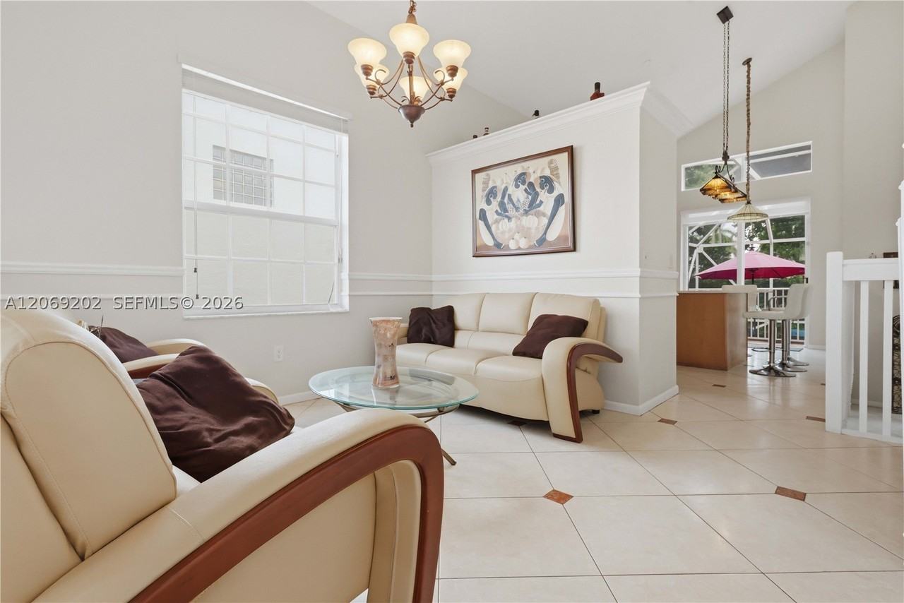 15845 Nw 14th Rd - Photo 4 of 46