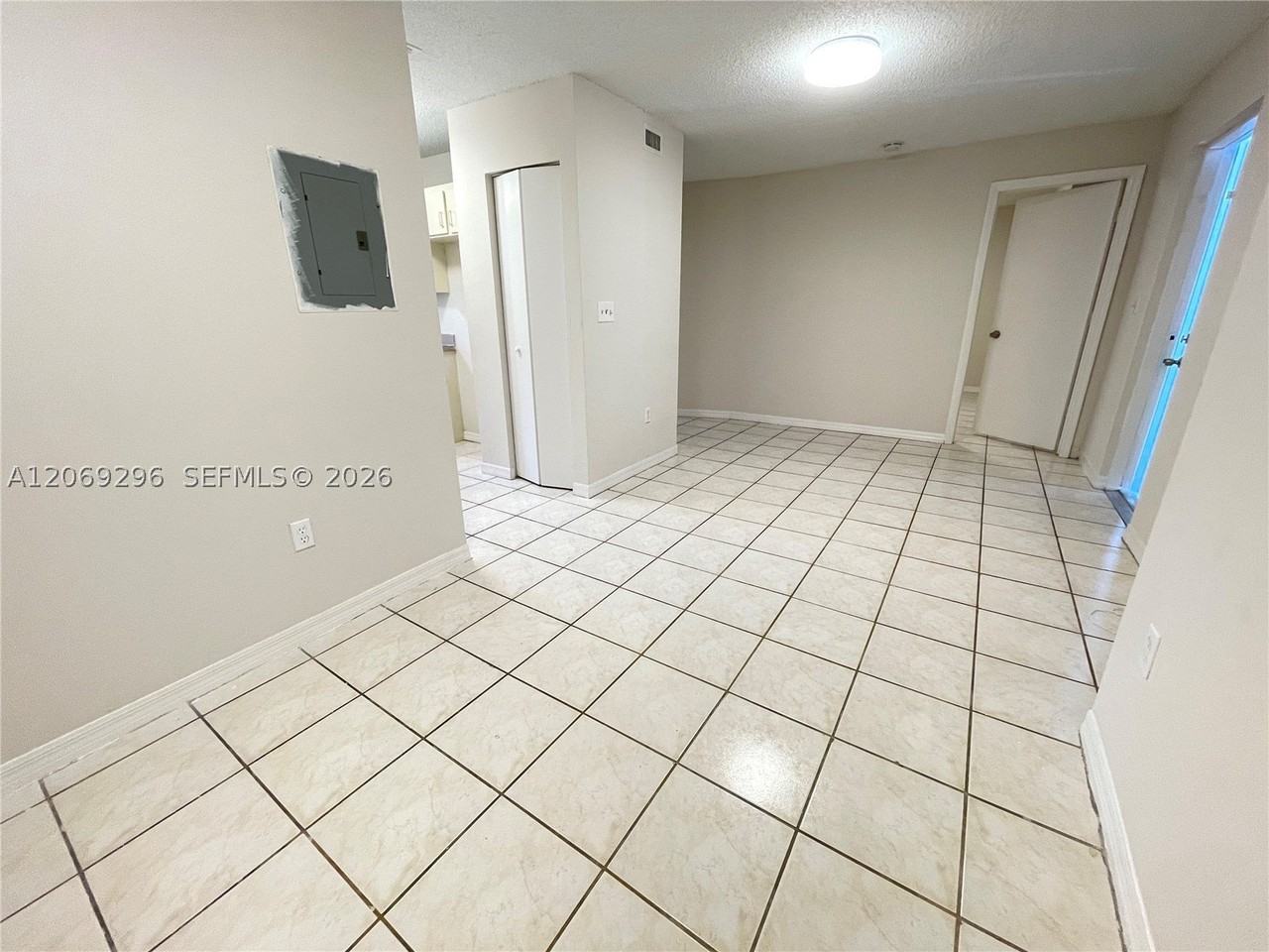 800 Sw 10th Ave #830 - Photo 6 of 10
