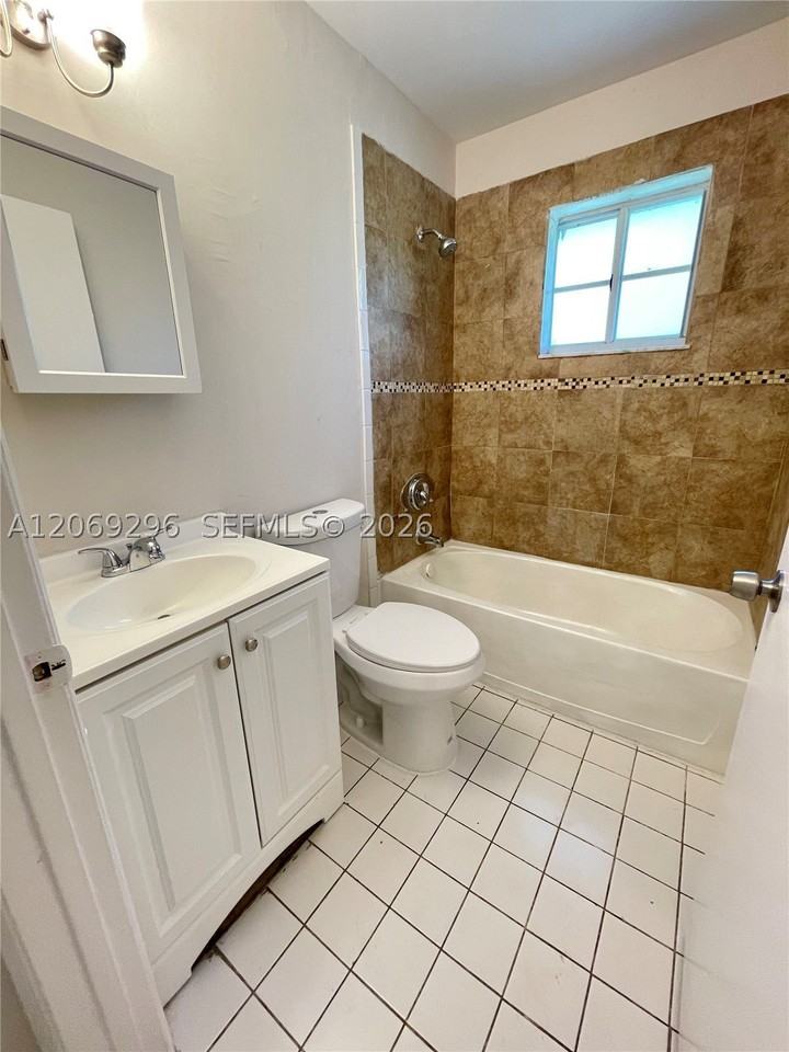 800 Sw 10th Ave #830 - Photo 7 of 10