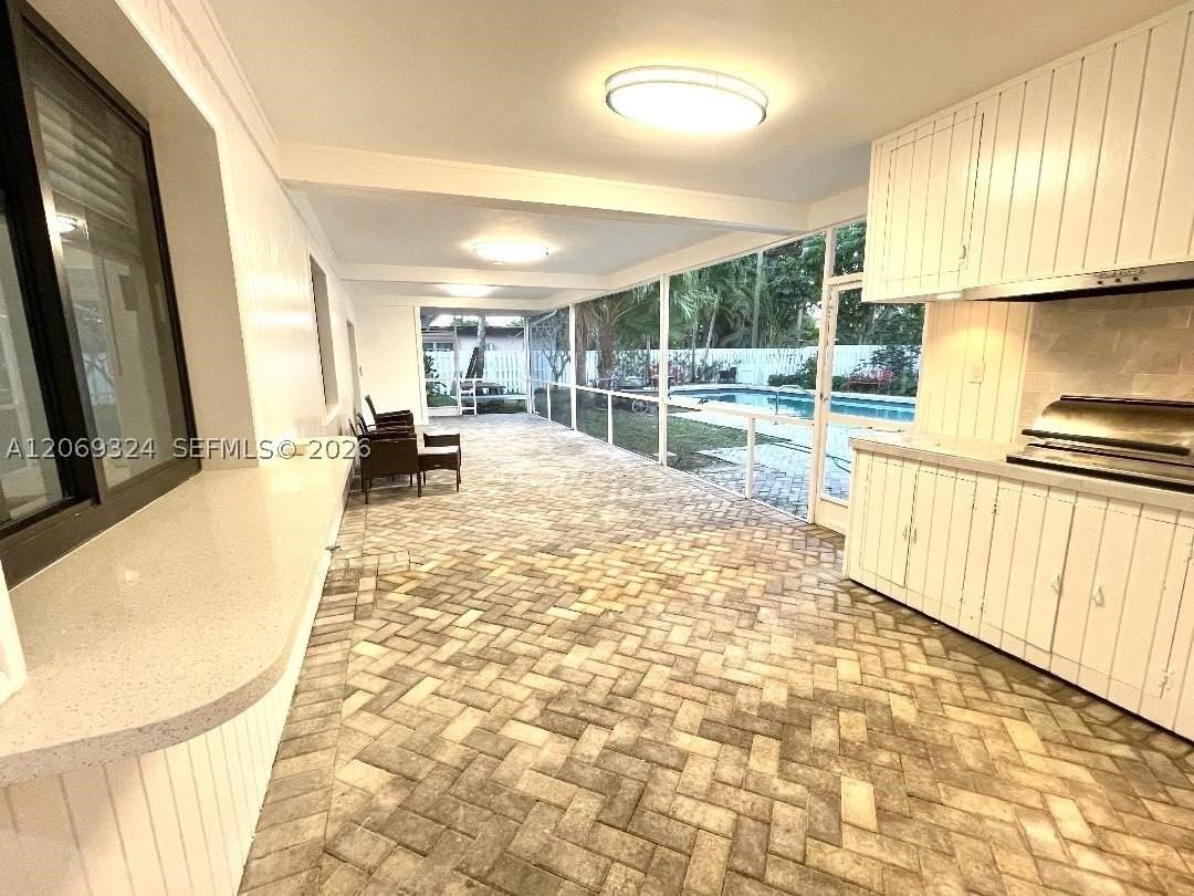 4910 Jefferson St - Photo 6 of 34