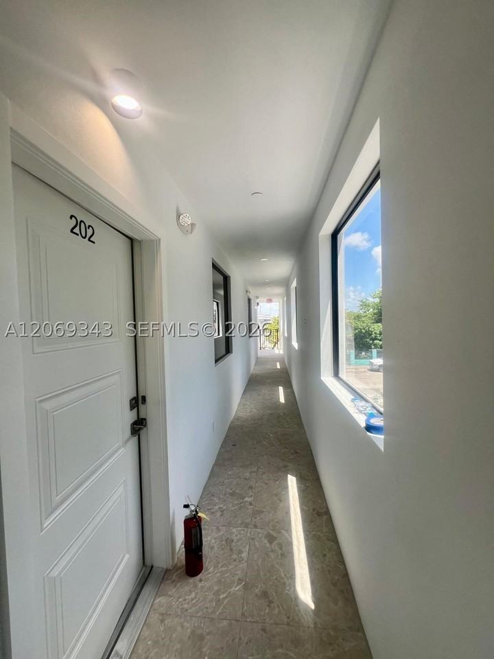 1860 Nw 19th St #202 - Photo 3 of 15