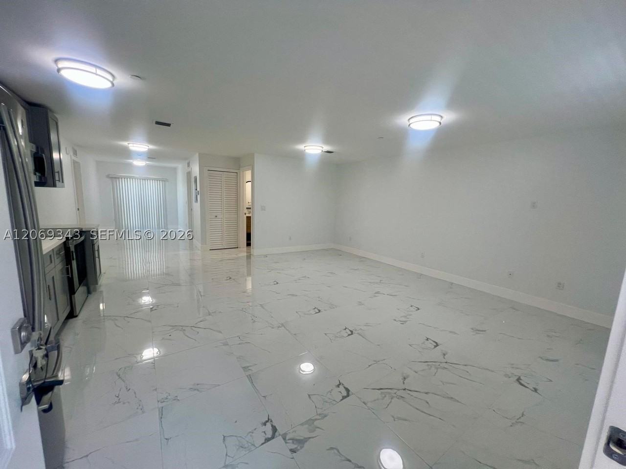 1860 Nw 19th St #202 - Photo 7 of 15