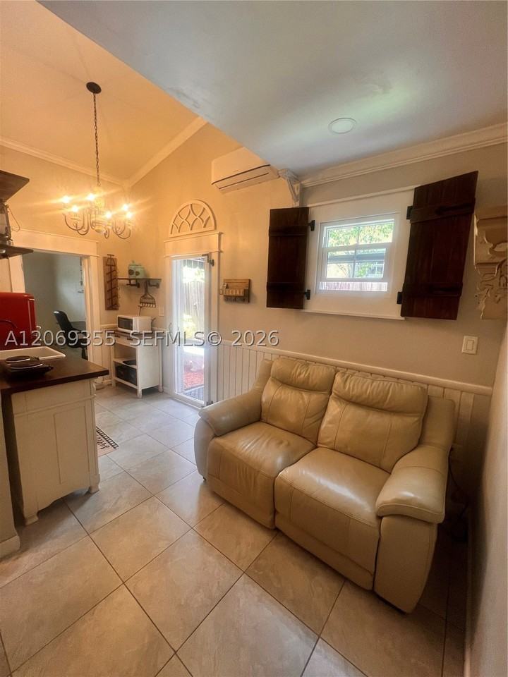 1735 Sw 85th Ave #0 - Photo 4 of 10