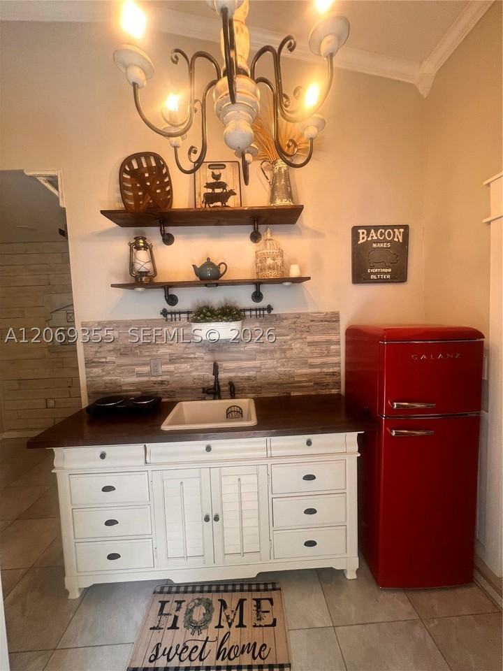 1735 Sw 85th Ave #0 - Photo 5 of 10