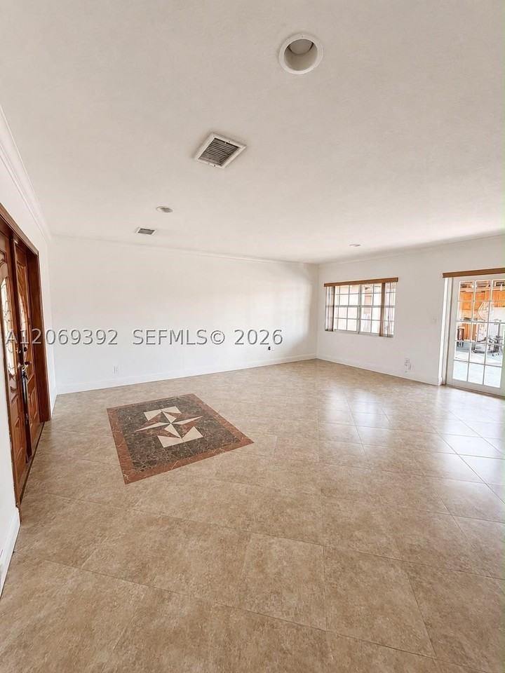 10955 Sw 177th Ter - Photo 2 of 12