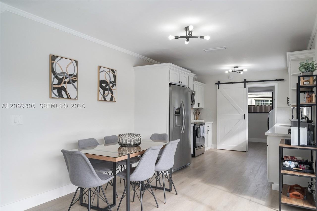 4535 Sw 89th Pl #0 - Photo 4 of 13