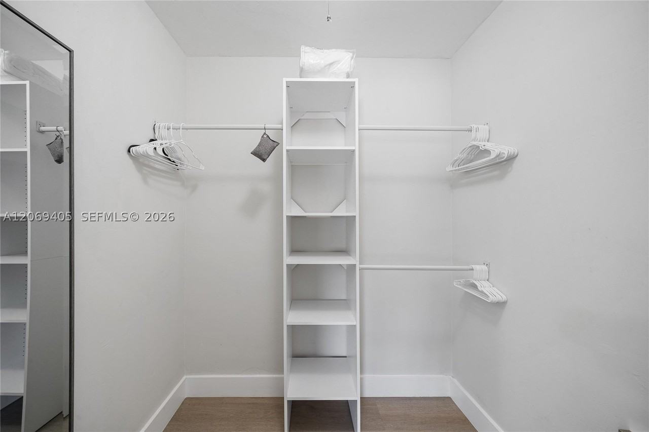 4535 Sw 89th Pl #0 - Photo 7 of 13