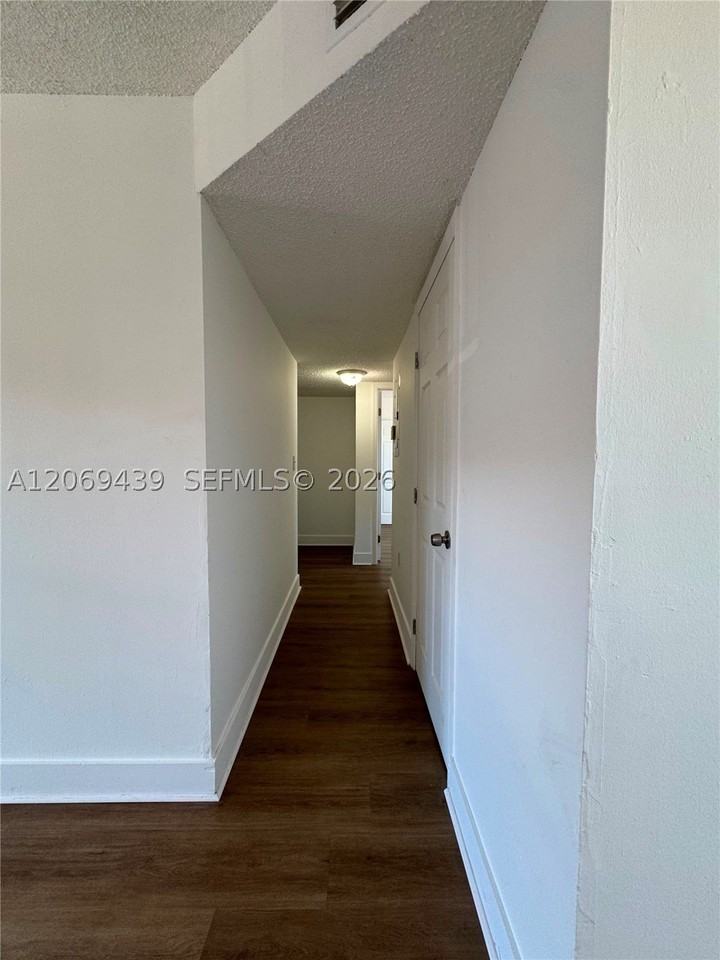 5441 W 24th Ave #60 - Photo 7 of 10