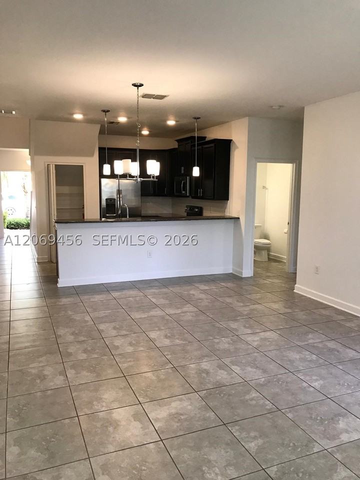 3348 Rodrick Cir - Photo 5 of 37
