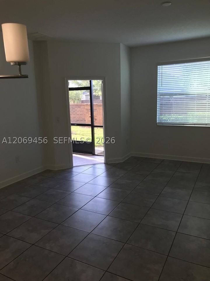 3348 Rodrick Cir - Photo 6 of 37