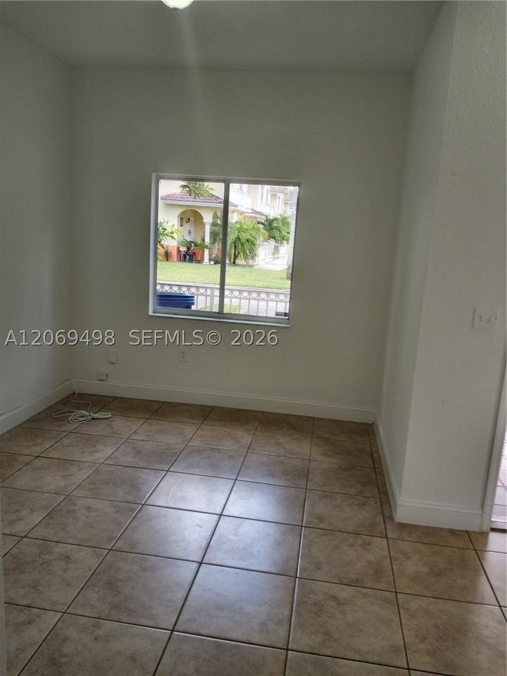 7427 Nw 181st Ter #7427 - Photo 4 of 19