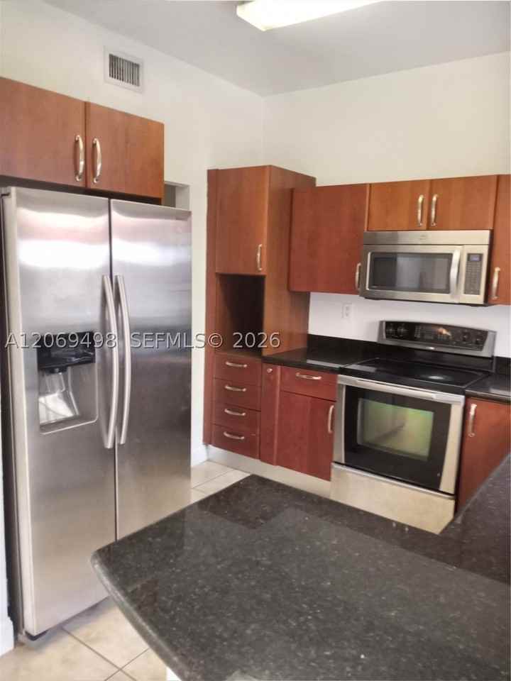 7427 Nw 181st Ter #7427 - Photo 5 of 19
