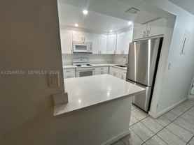 815 Sw 30th St #J - Photo 1 of 1