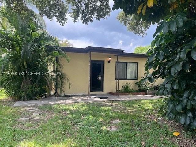 4605 Sw 65th Ave - Photo 2 of 11