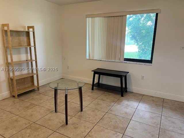 4605 Sw 65th Ave - Photo 4 of 11