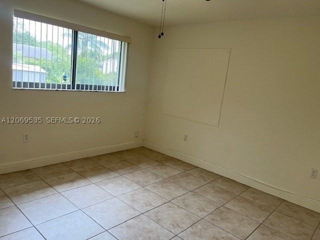4605 Sw 65th Ave - Photo 7 of 11