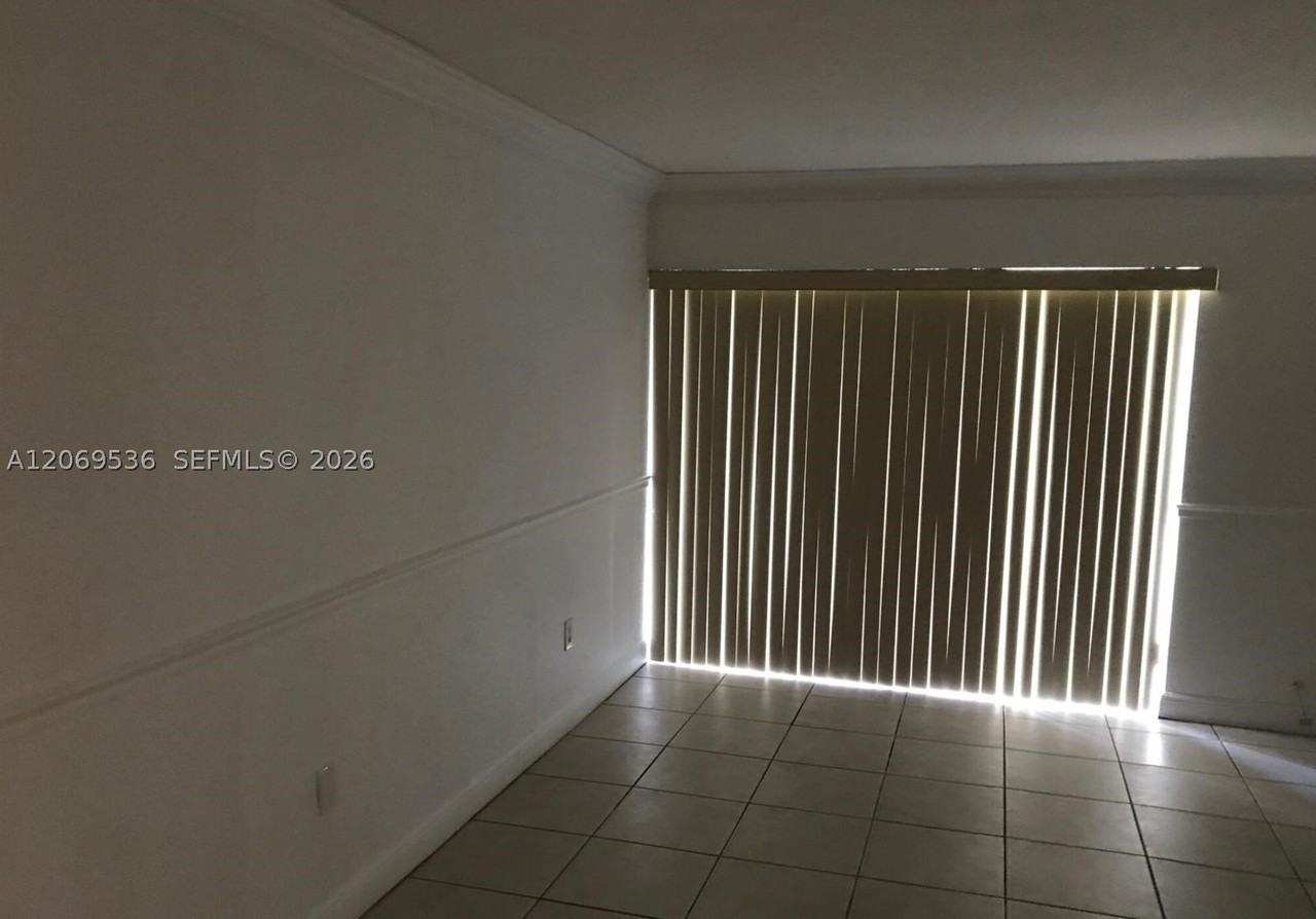 9445 Sw 76th St #U1 - Photo 4 of 10