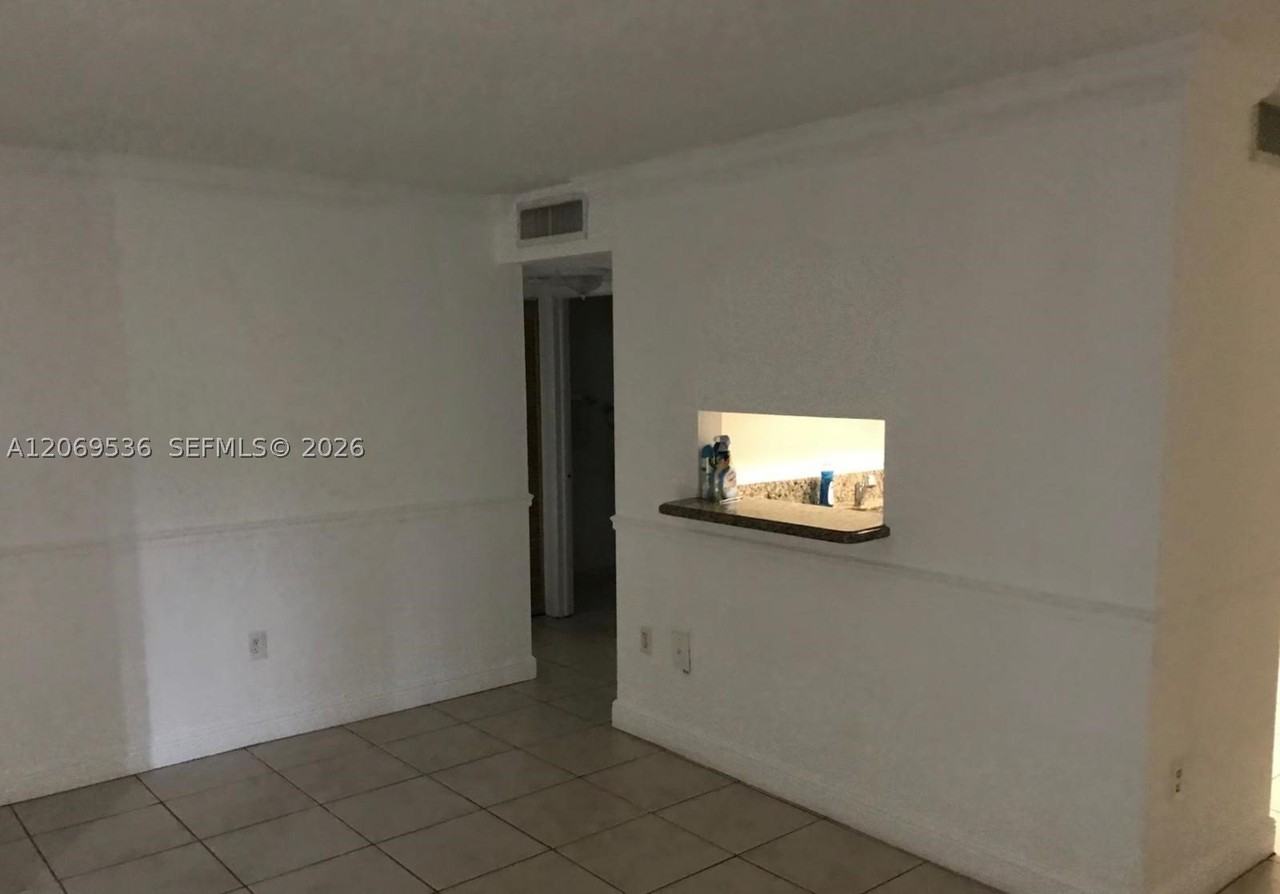 9445 Sw 76th St #U1 - Photo 7 of 10