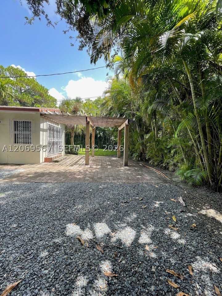 828 Lorca St - Photo 5 of 21