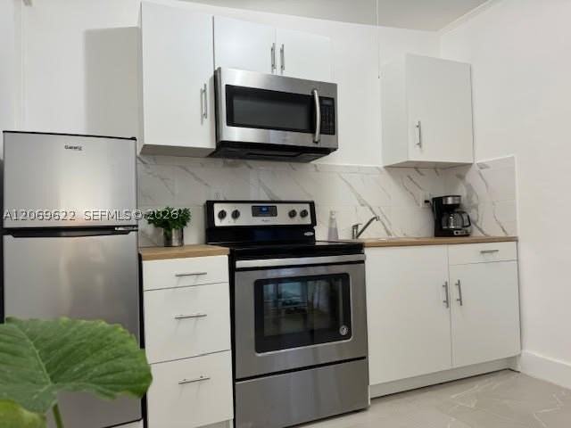 1270 Ne 210th Ter #B - Photo 3 of 12