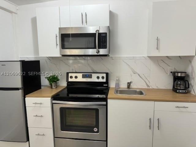 1270 Ne 210th Ter #B - Photo 4 of 12