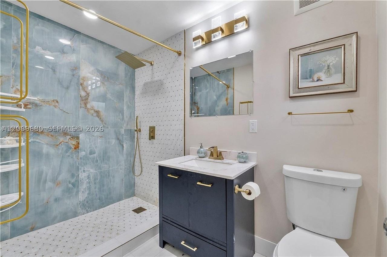 1125 Almeria Ave - Photo 5 of 16