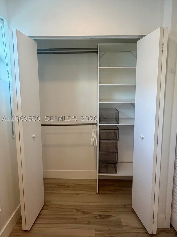 1125 Almeria Ave - Photo 7 of 16