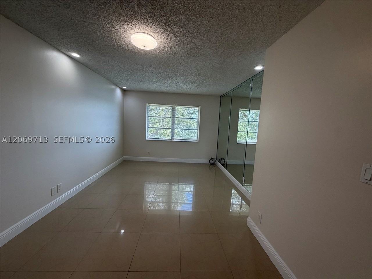 432 Lakeside Dr #257 - Photo 3 of 16