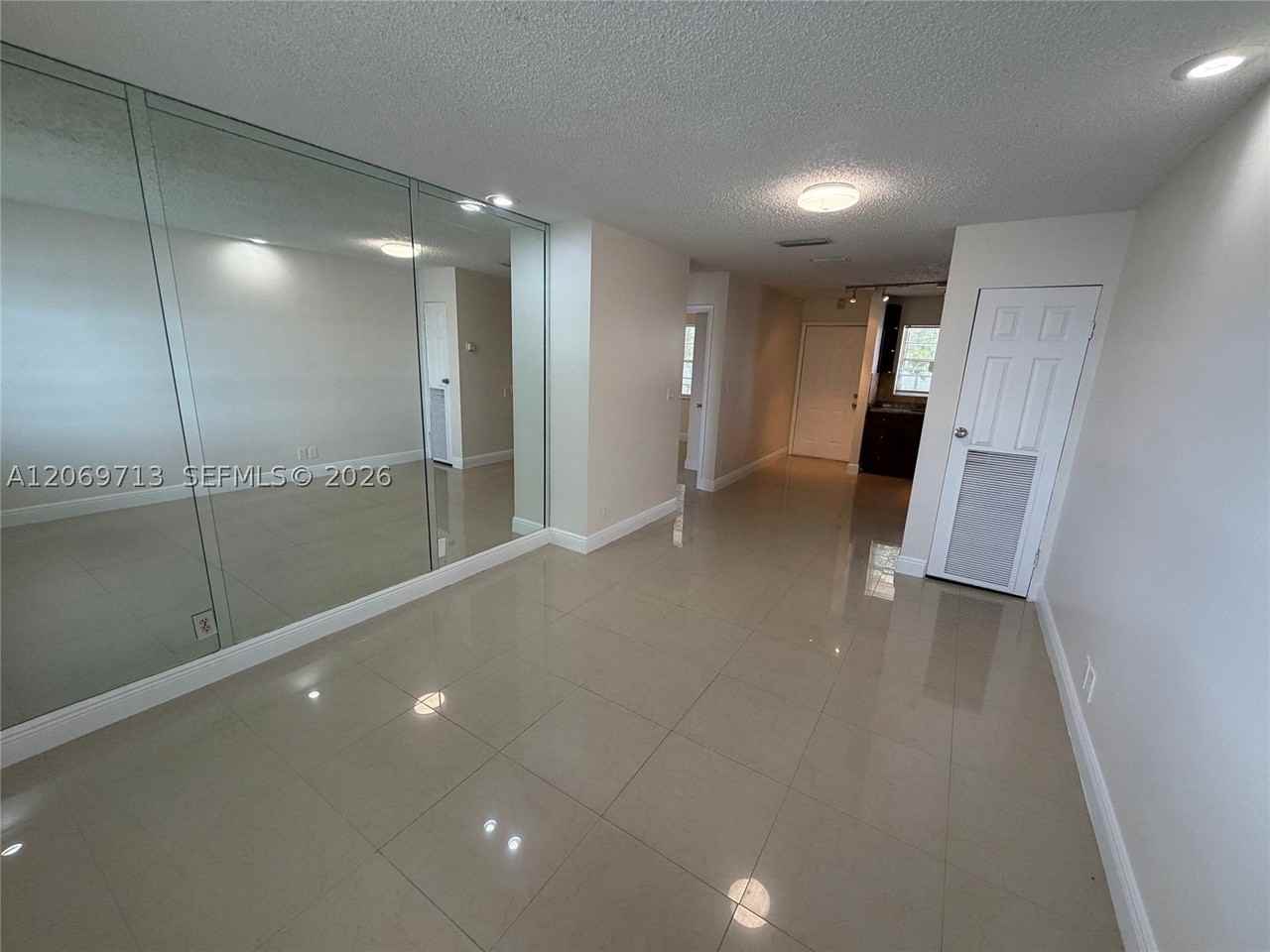 432 Lakeside Dr #257 - Photo 5 of 16