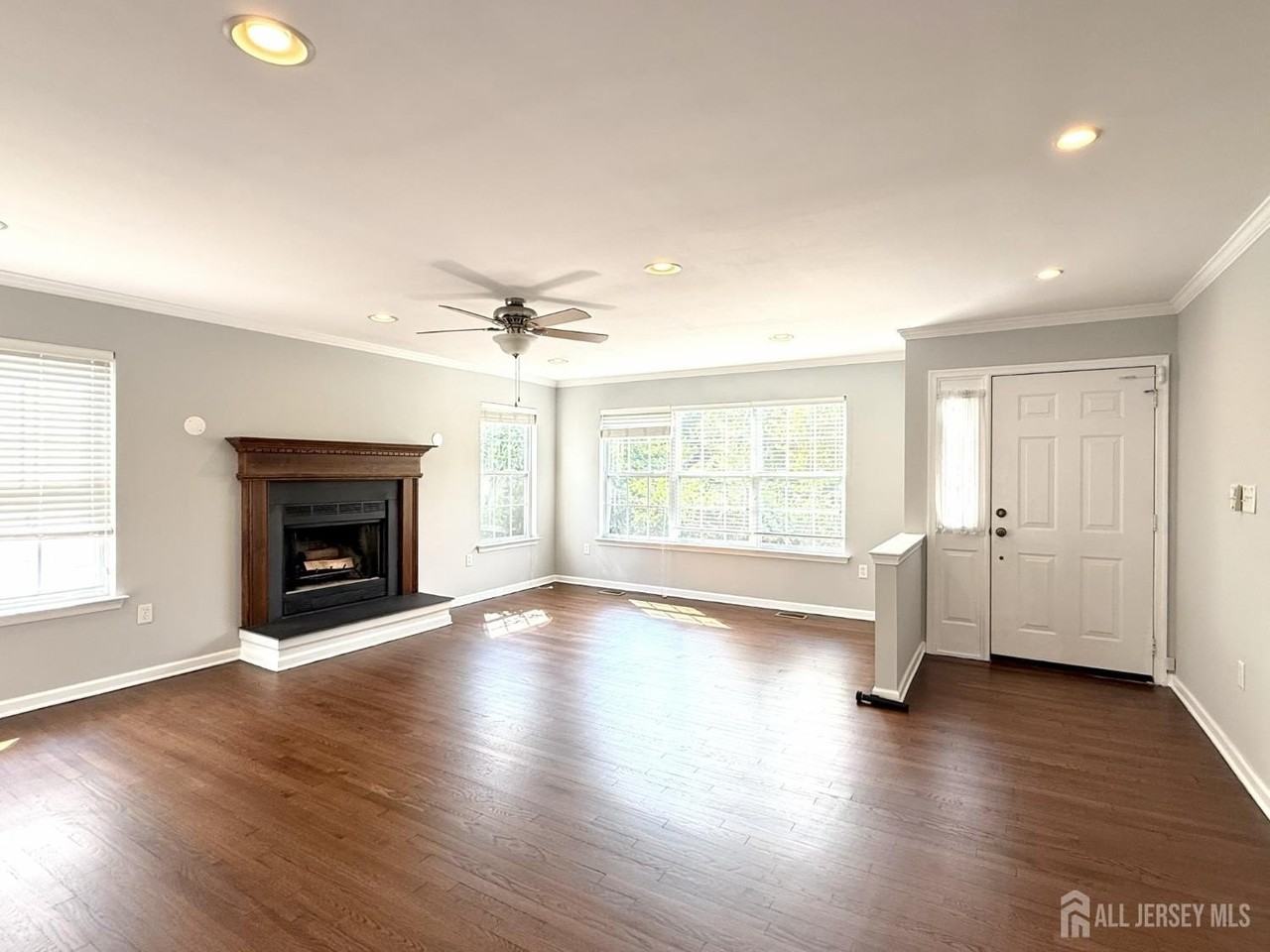 25 Canal View Dr - Photo 2 of 37