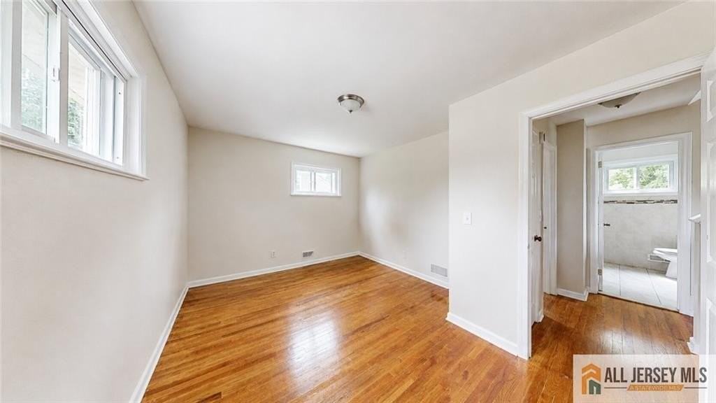 1019 Colby Ave - Photo 6 of 11