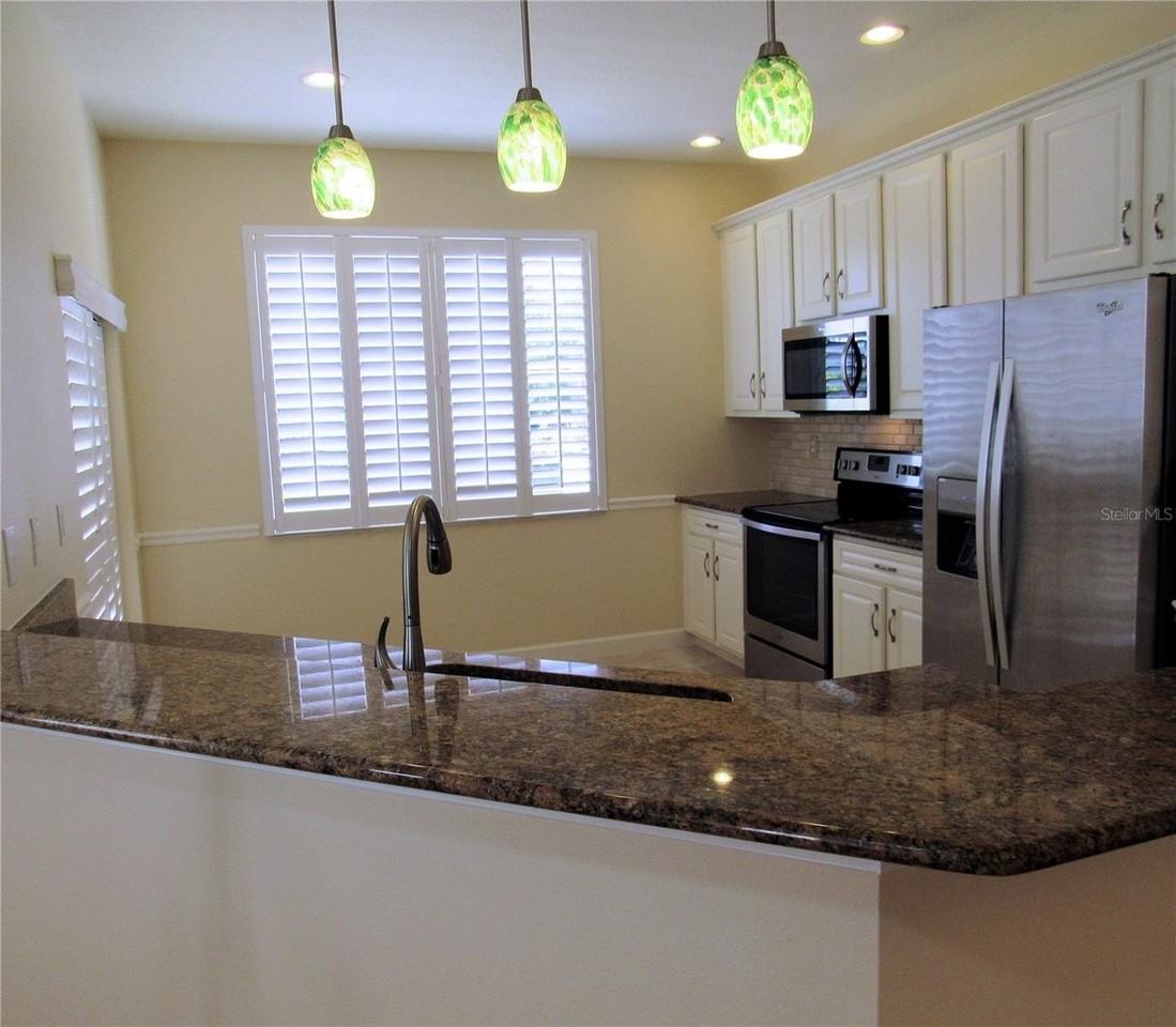4012 Deberry Dr - Photo 5 of 23
